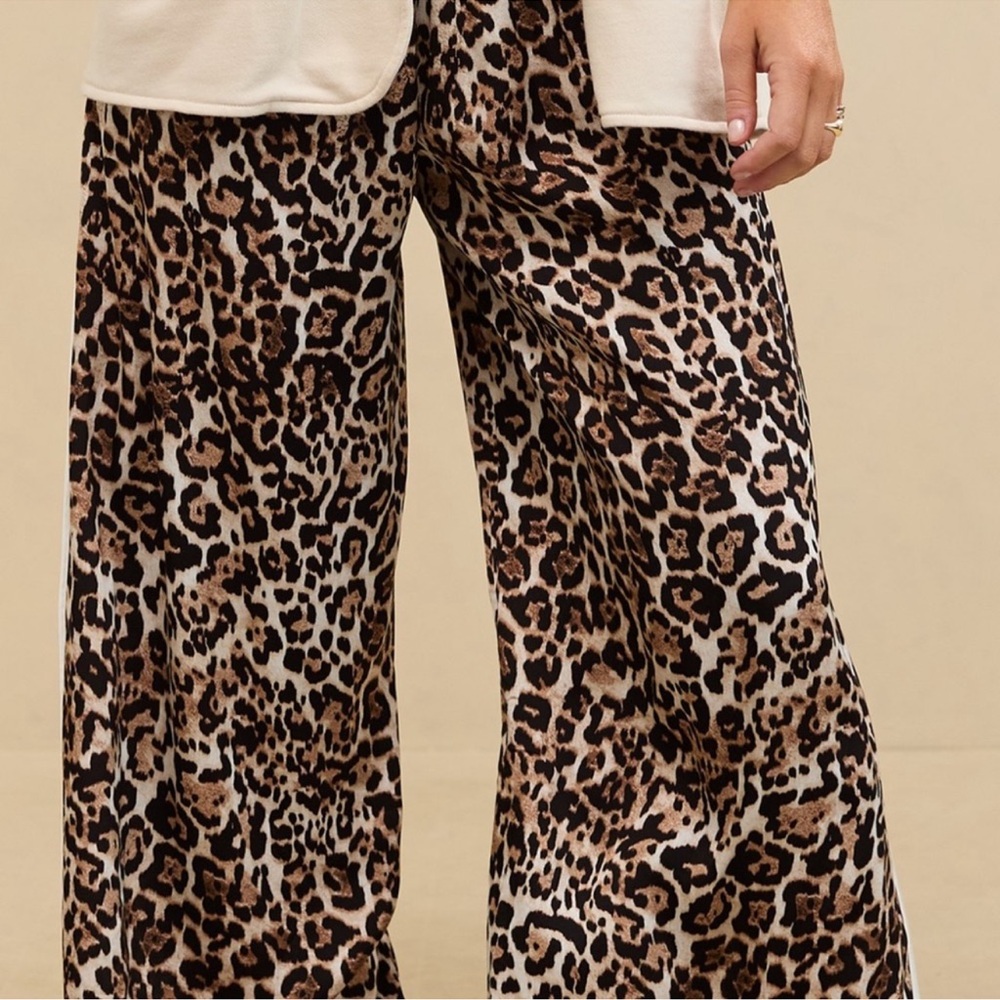 Aerie Leopard Print Wide-Leg Pants